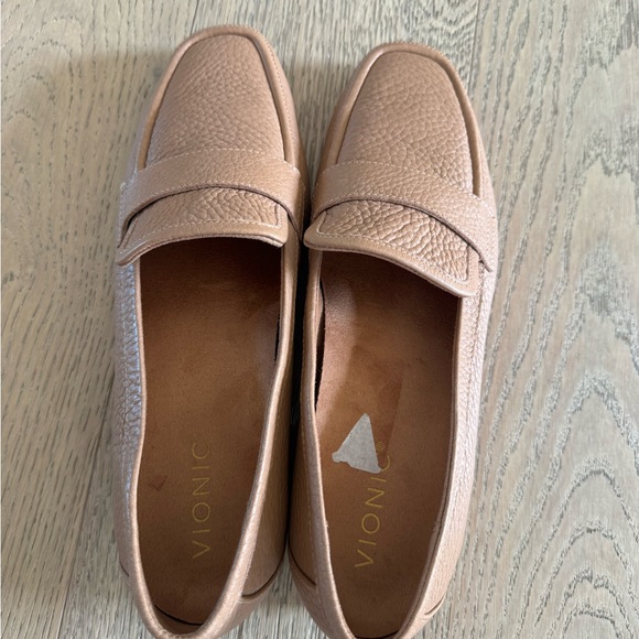 Vionic Sellah Loafer Tan Leather Size 8.5 - Picture 3 of 5
